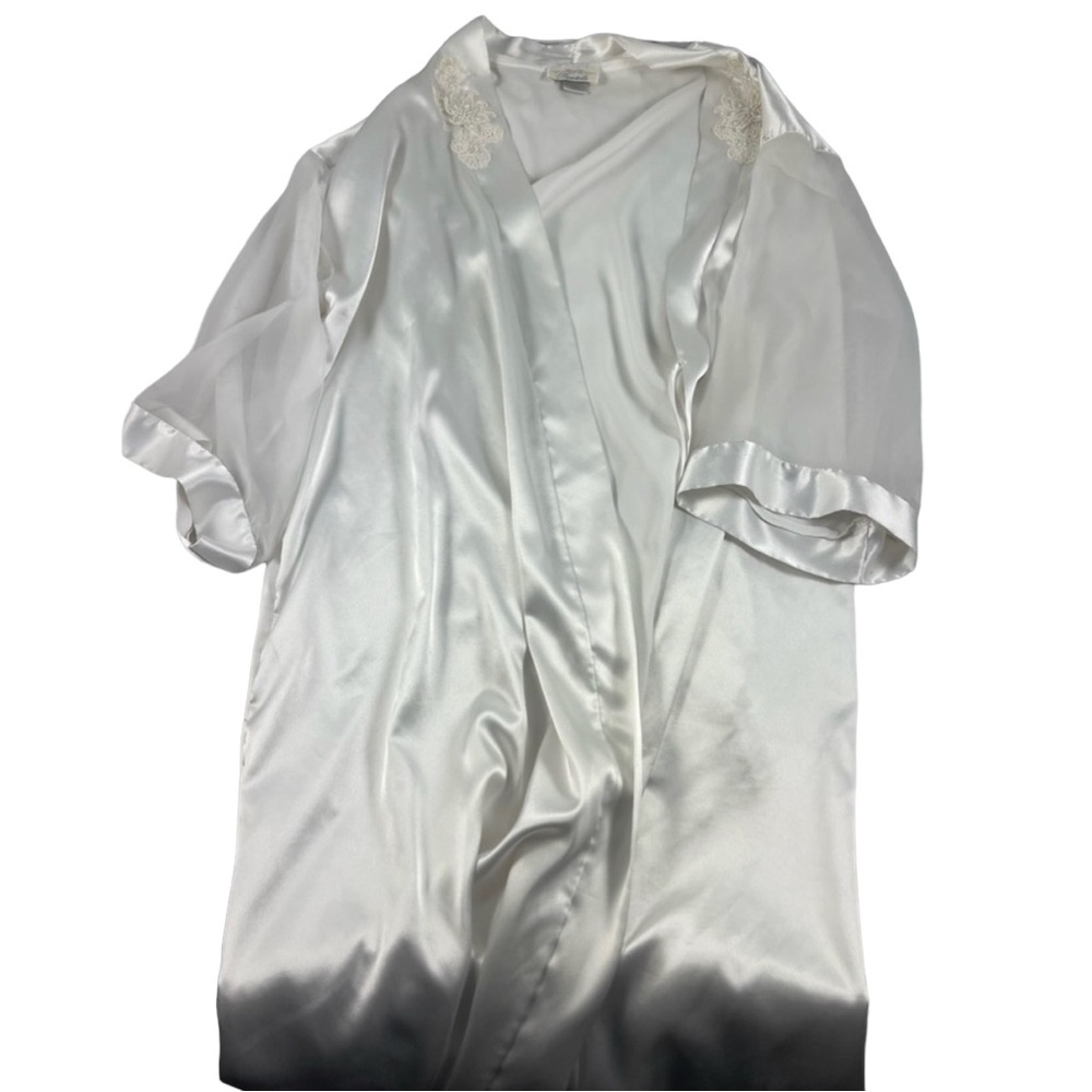 Dentelle LG silky white bathroom robe